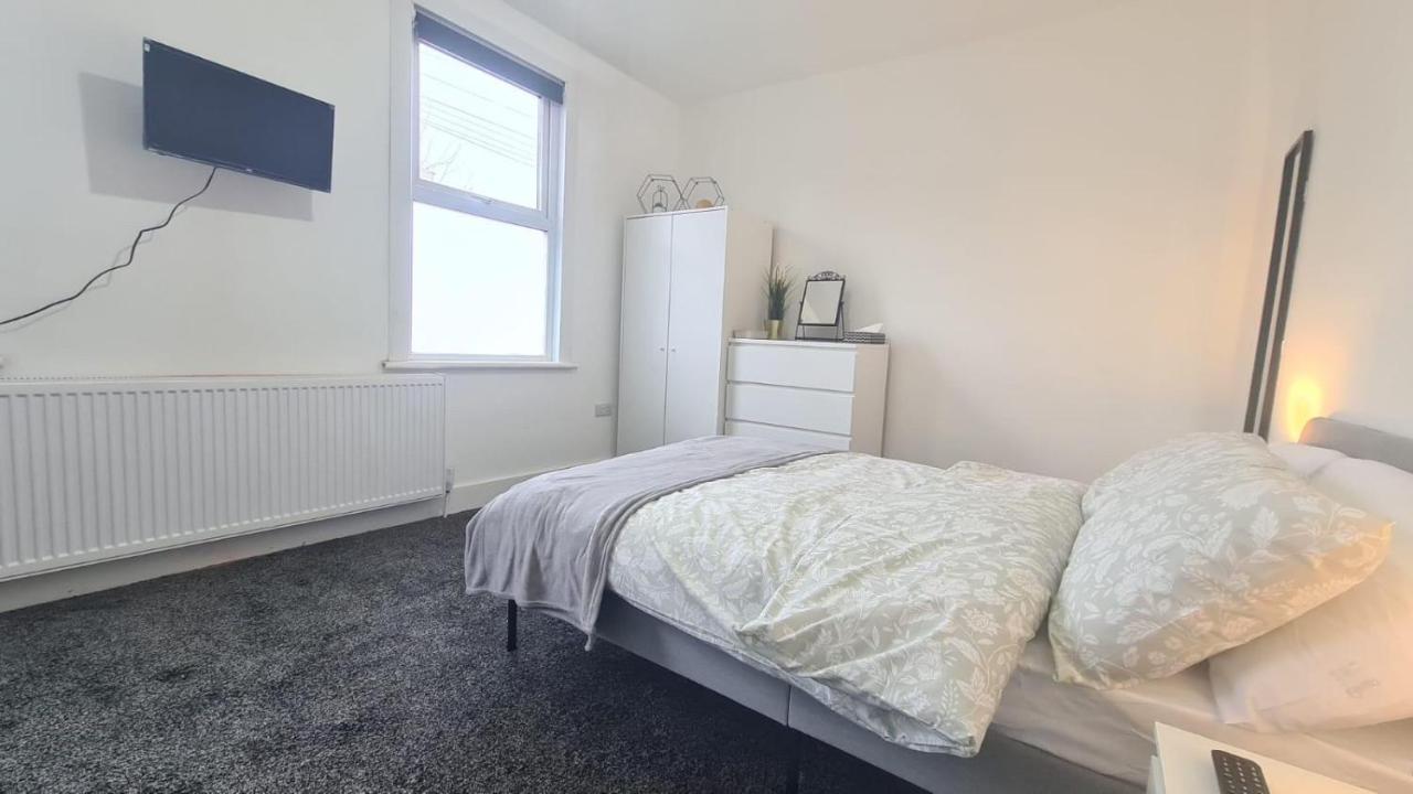 Spacious Private Room In Manor Park London Exteriör bild