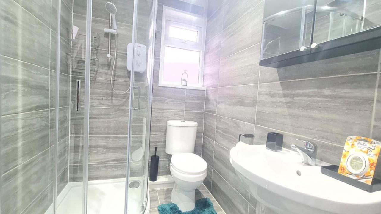Spacious Private Room In Manor Park London Exteriör bild
